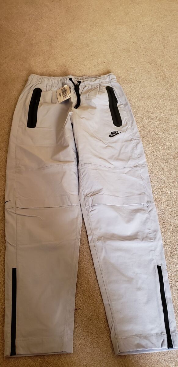 Sm Nike Men's Tech Woven Pants in light blue color